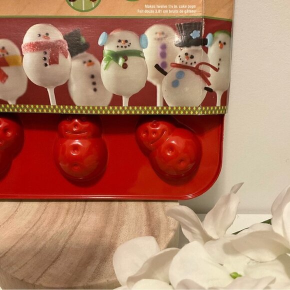 Cake Pops Holiday Snowman Shaped Baking Pan 12 Cavity NWT - Picture 4 of 5
